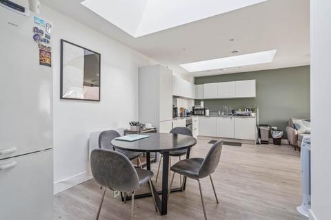 2 bedroom apartment for sale, St. Albans Road, Sloane Court, WD24