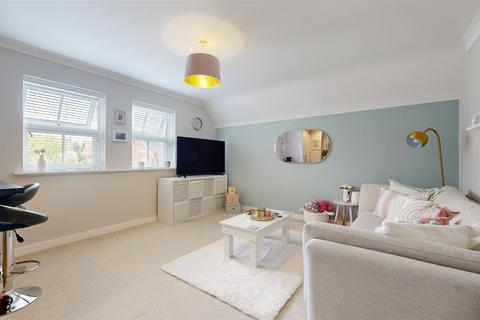1 bedroom flat for sale, Kirtleton Avenue, Weymouth DT4