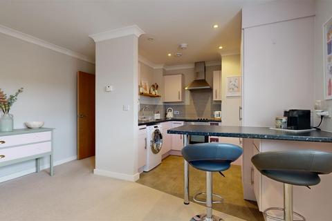 1 bedroom flat for sale, Kirtleton Avenue, Weymouth DT4