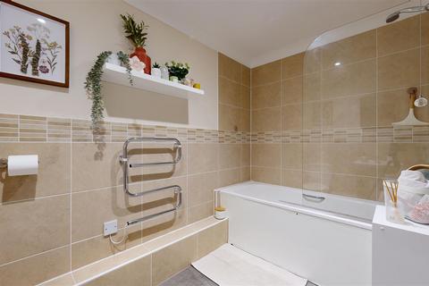 1 bedroom flat for sale, Kirtleton Avenue, Weymouth DT4