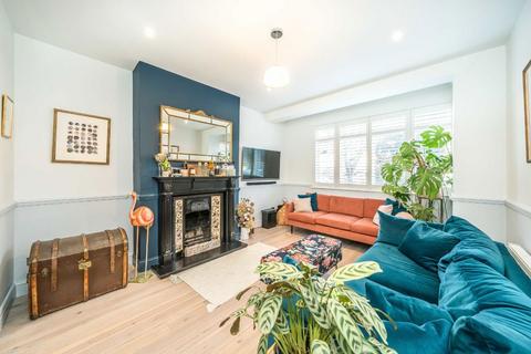3 bedroom house to rent, Brierley Road, London SW12