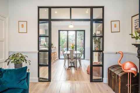 3 bedroom house to rent, Brierley Road, London SW12