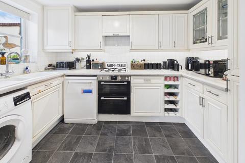 undefined, Thorne Close, Boxmoor, HP1