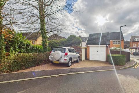undefined, Thorne Close, Boxmoor, HP1