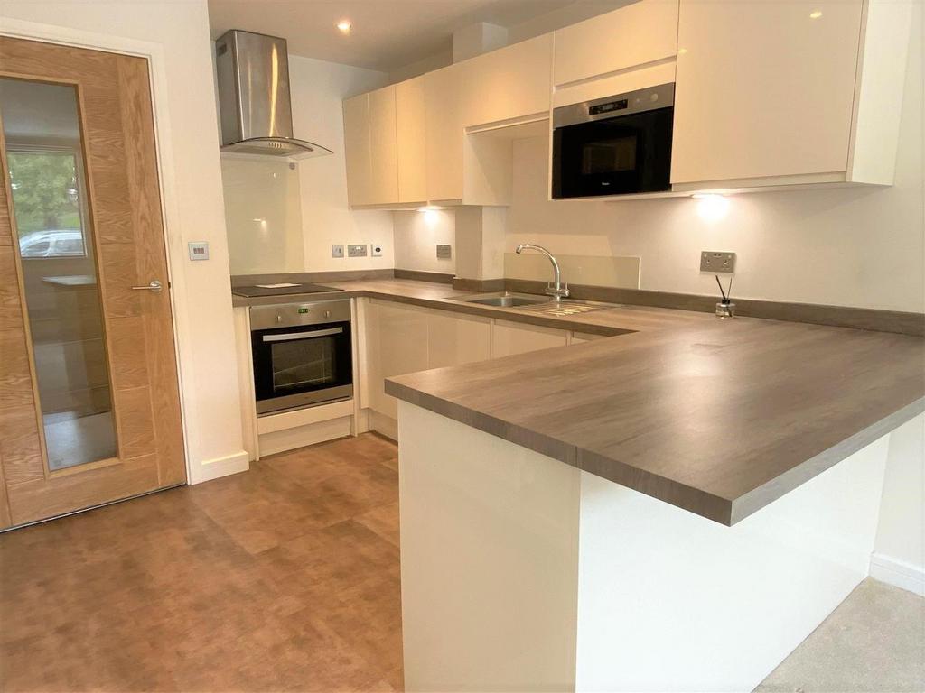 Kitchen 2.jpg