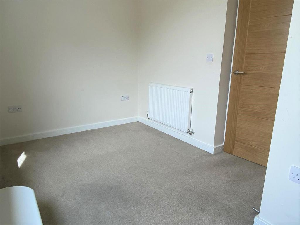 Bedroom 2 1.jpg