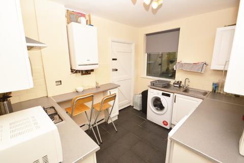 3 bedroom terraced house to rent, Olivia Grove, Manchester M14