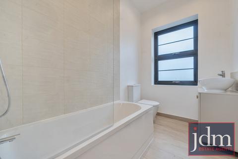 2 bedroom apartment to rent, Chantry Lane, Bromley, BR2