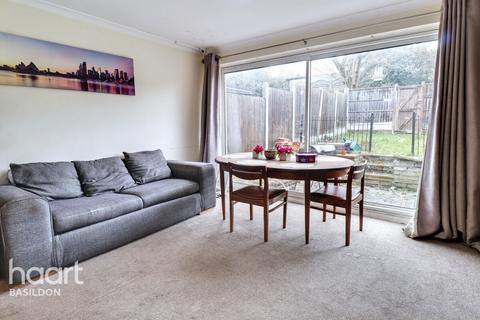 undefined, Gun Hill Place, Basildon