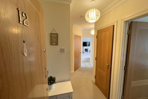 2 bedroom flat for sale, Whitefield Road, New Milton, Hampshire. BH25 6AN
