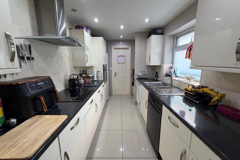 3 bedroom terraced house for sale, Folkestone Road, Dover, Kent, CT17