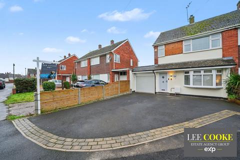3 bedroom semi-detached house for sale - Burford Road, Stafford ST19