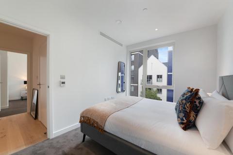 2 bedroom duplex for sale, Hampden House, Orchard Place, London, E14