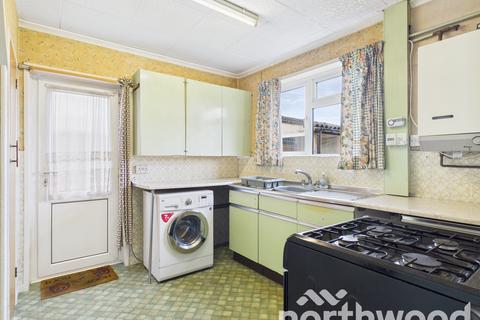 3 bedroom semi-detached house for sale, Cryol Road, South Ashford, Ashford, TN23