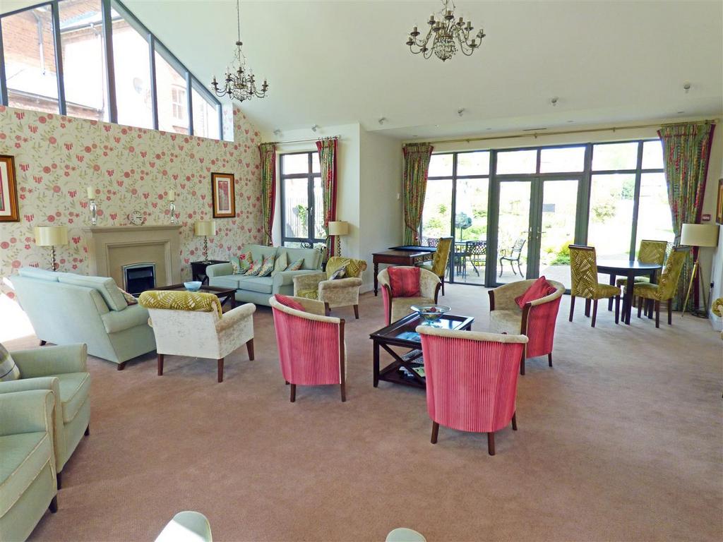 Jebb Court -Homeowners Lounge.jpg