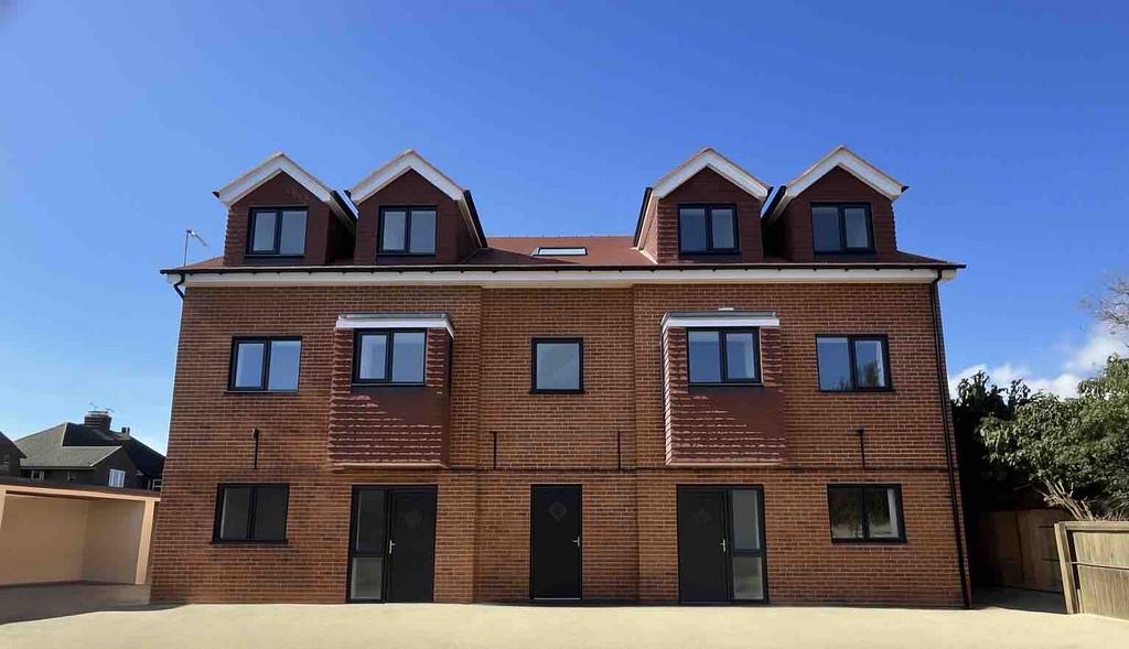 1 bedroom first floor apartment