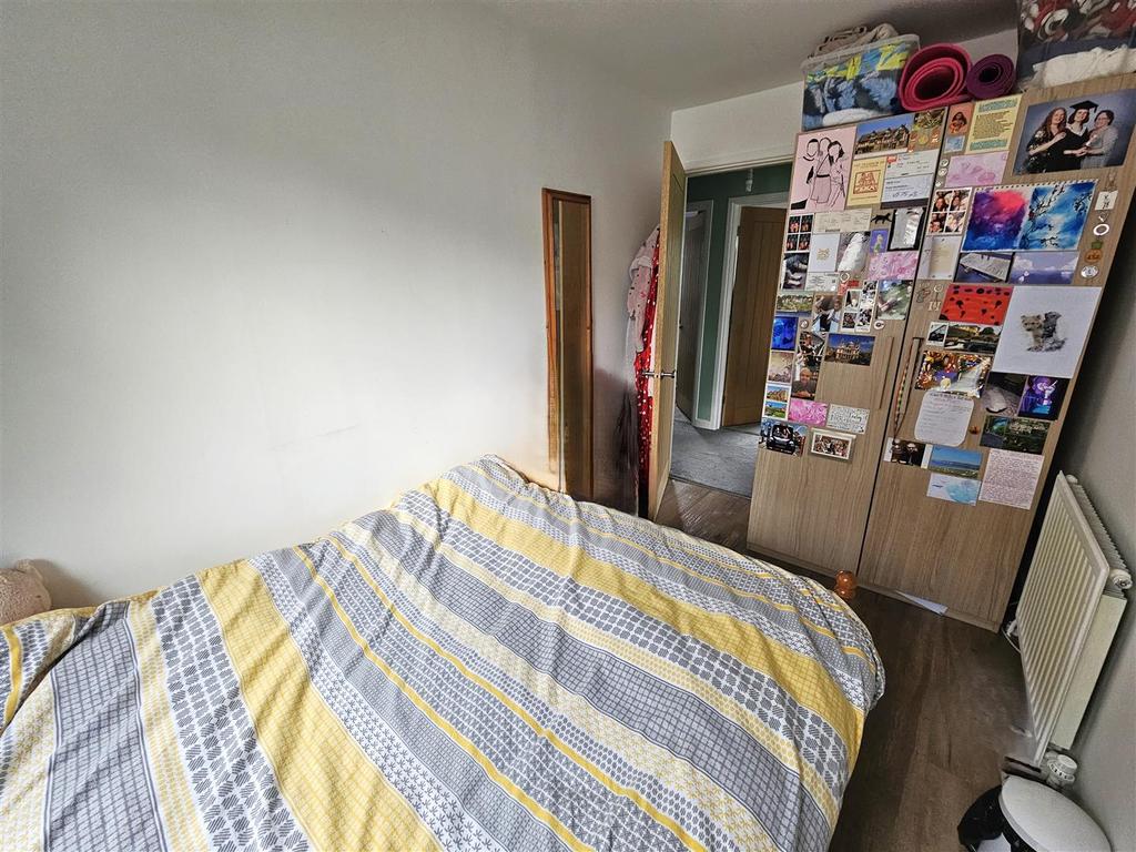 Bedroom 4.jpg