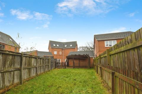 4 bedroom detached house for sale, Thistlewood Court, Bransholme, Hull