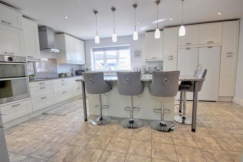 5 bedroom detached house for sale, Canada Drive, Cherry Burton, Beverley