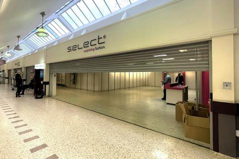 Shop to rent, Railway Rd Blackburn BB1 5AZ