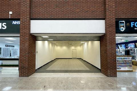Shop to rent, Railway Rd Blackburn BB1 5AZ