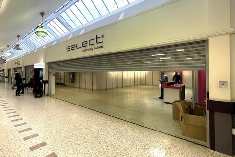 Shop to rent, Railway Rd Blackburn BB1 5AZ