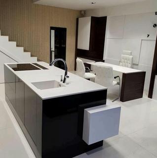 Hairdresser and barber shop to rent, 7 Lincoln Rd Peterborough PE1 2RJ