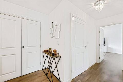2 bedroom flat for sale, Castleridge Drive, Kent DA9