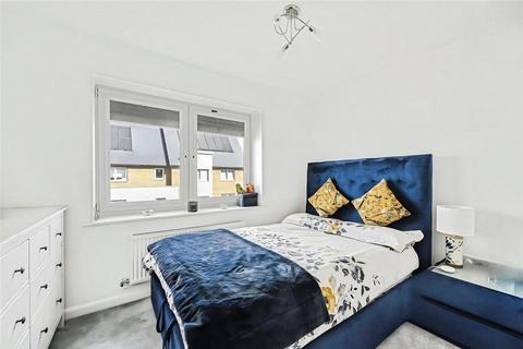 2 bedroom flat for sale, Castleridge Drive, Kent DA9