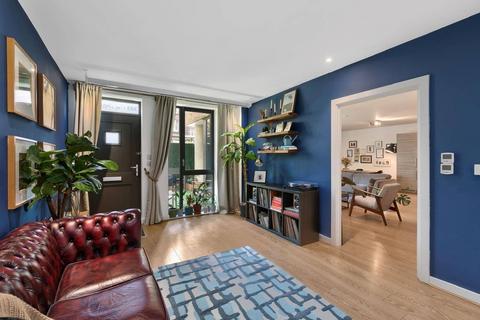 2 bedroom flat for sale, The Highway, Shadwell, London, E1W