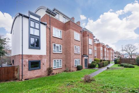 undefined, Courtlands, Maidenhead SL6