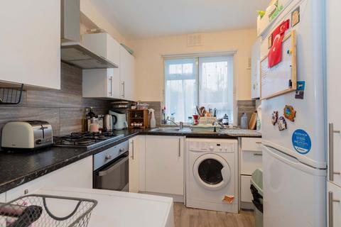 undefined, Courtlands, Maidenhead SL6