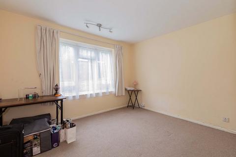 undefined, Courtlands, Maidenhead SL6