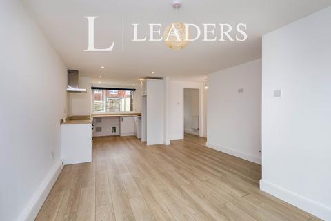 2 bedroom terraced house to rent, Hawkhurst Close, BN23