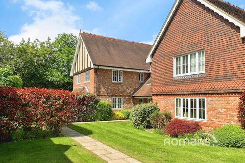 2 bedroom flat to rent, Tennyson Court, Tilford Road, Hindhead, GU26