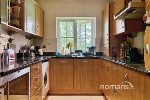 2 bedroom flat to rent, Tennyson Court, Tilford Road, Hindhead, GU26