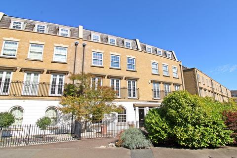 Brockwell Avenue, Langley Waterside, Beckenham, BR3
