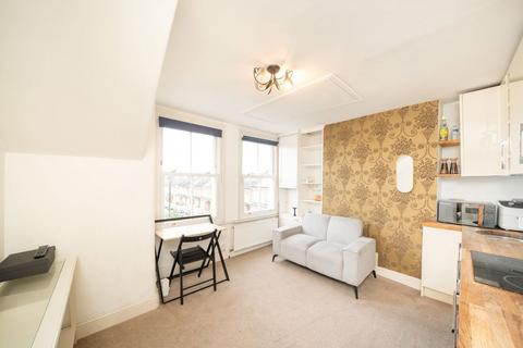 1 bedroom flat to rent, Romberg Road, London SW17
