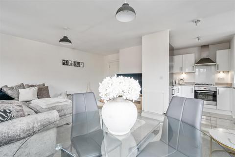 undefined, New Meadow Close, Shirley, Solihull