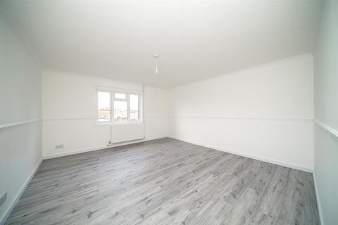 2 bedroom flat for sale, Great Palmers, Hemel Hempstead, Hertfordshire, HP2 6BE