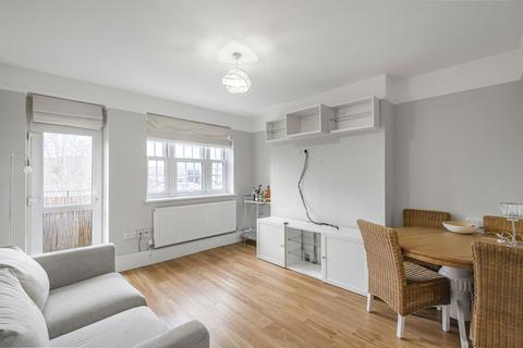 2 bedroom flat to rent, Usk Road, London, SW11