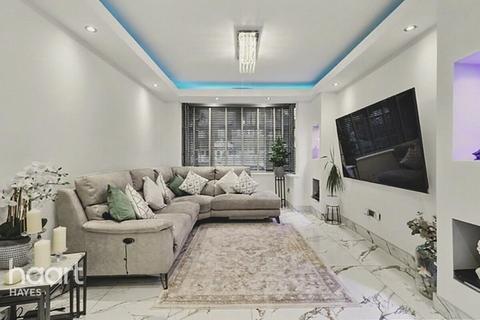 3 bedroom semi-detached house for sale, Acacia Avenue, Hayes