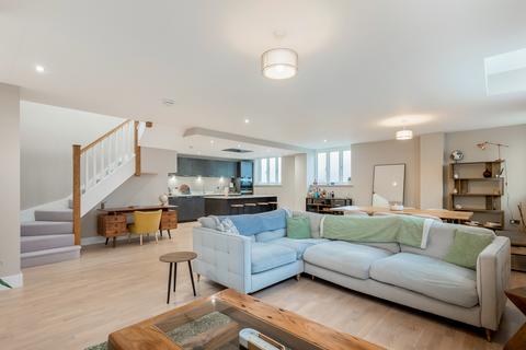2 bedroom detached house for sale, Plymouth Place, Leamington Spa, Warwickshire CV31 1HW