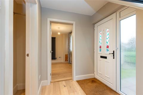 2 bedroom end of terrace house to rent, Warwick Road, Macclesfield, Cheshire, SK11