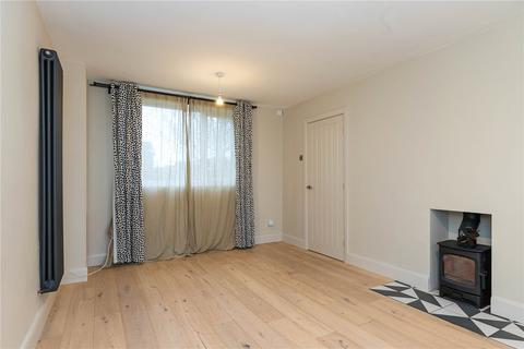 2 bedroom end of terrace house to rent, Warwick Road, Macclesfield, Cheshire, SK11