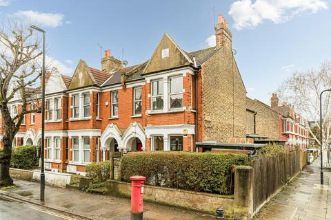 3 bedroom maisonette to rent, Southfield Road, London
