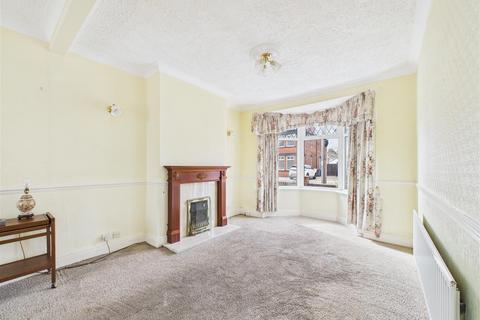 3 bedroom semi-detached house for sale, Trenton Avenue, Hull
