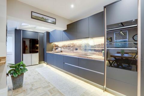 5 bedroom detached house for sale, Douglas Road, Nottingham NG10
