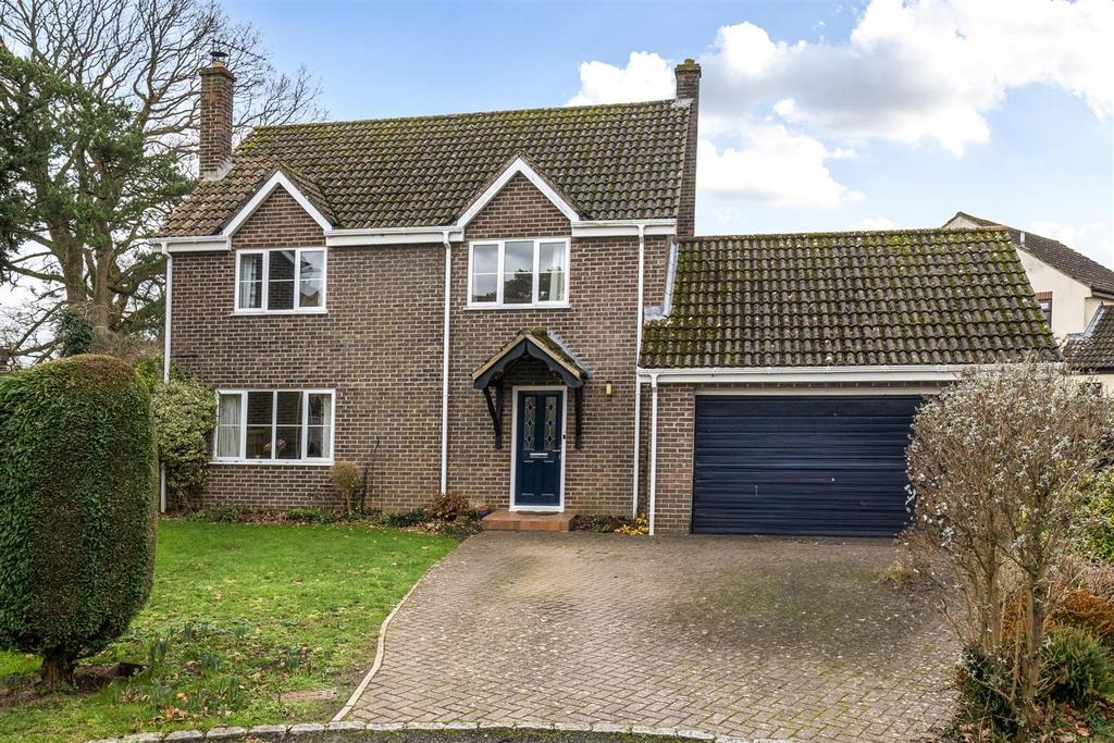 5 Chestnut Close front elevation.jpg