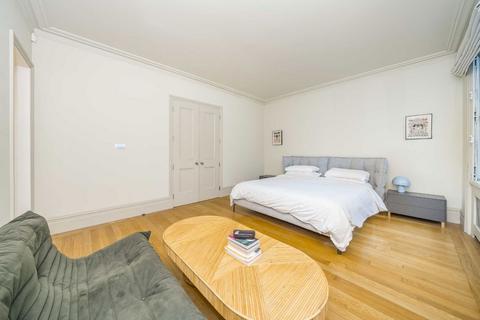2 bedroom flat to rent, Warwick Square, London SW1V